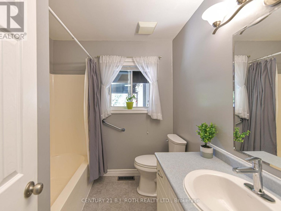 7576 CRONK SIDE ROAD, 