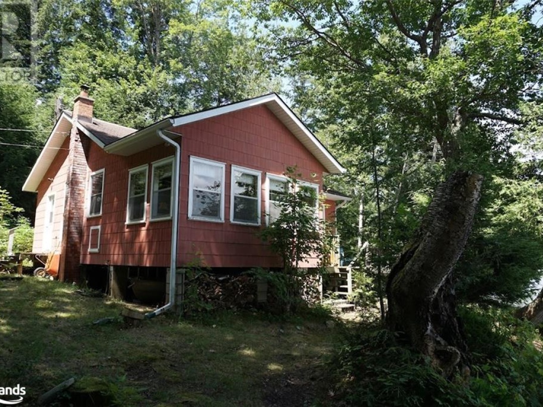 154 Macbeth Island, Wood Lake