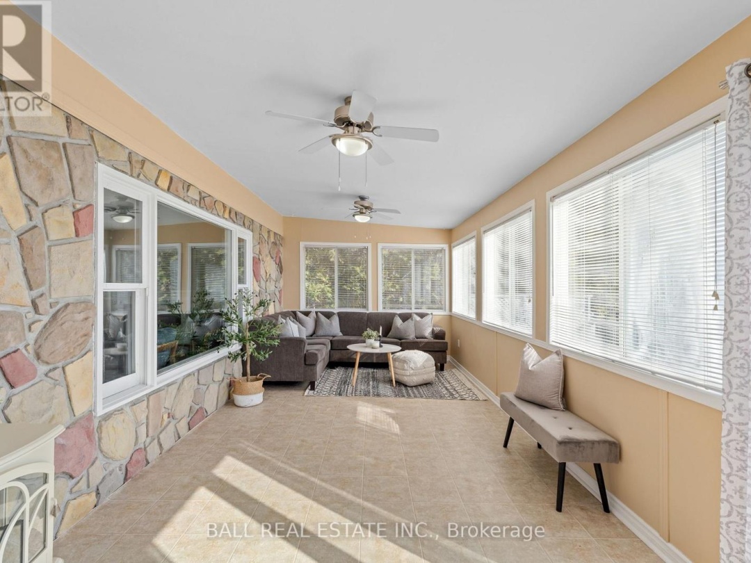 11 LAKEVIEW CRESCENT, Pigeon Lake