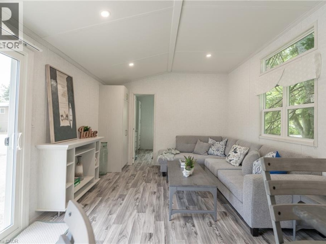 85 HUTCHINSON BEACH Road Unit# B56, Deer Lake