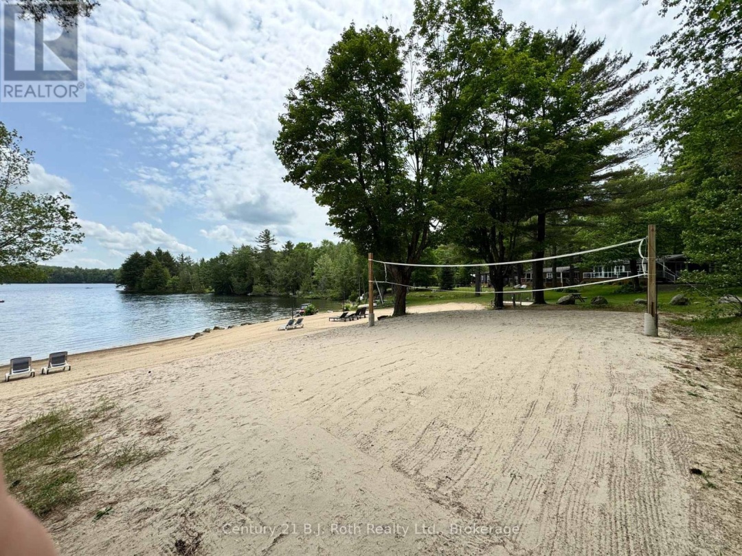 439 SPRINGWATER CRESCENT, Bonnie Lake