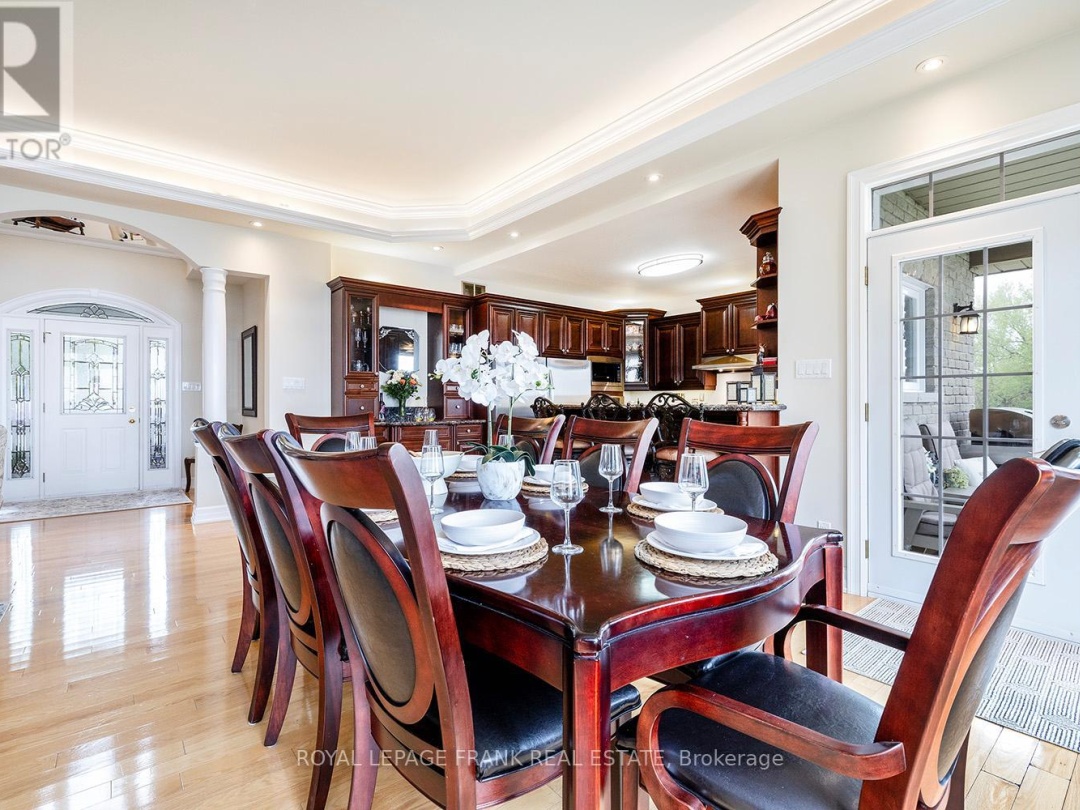 24 GILSON POINT PLACE, 