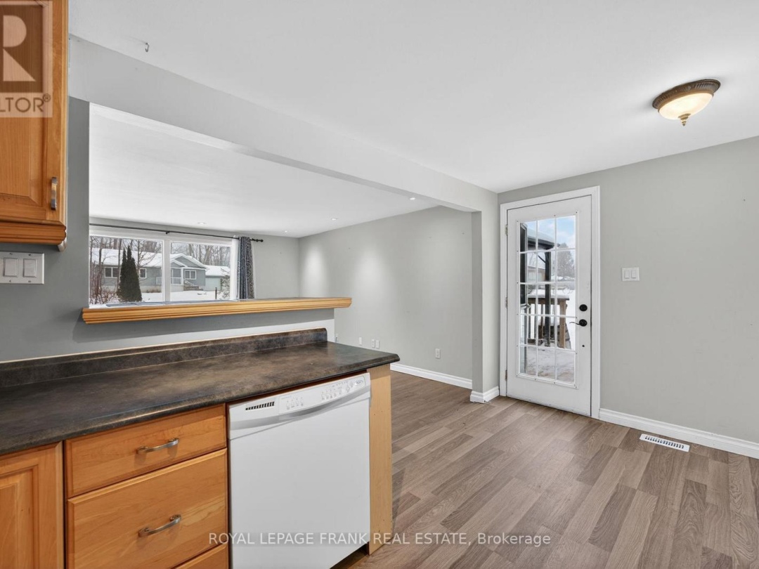 3576 JOHN STREET, Lake Simcoe