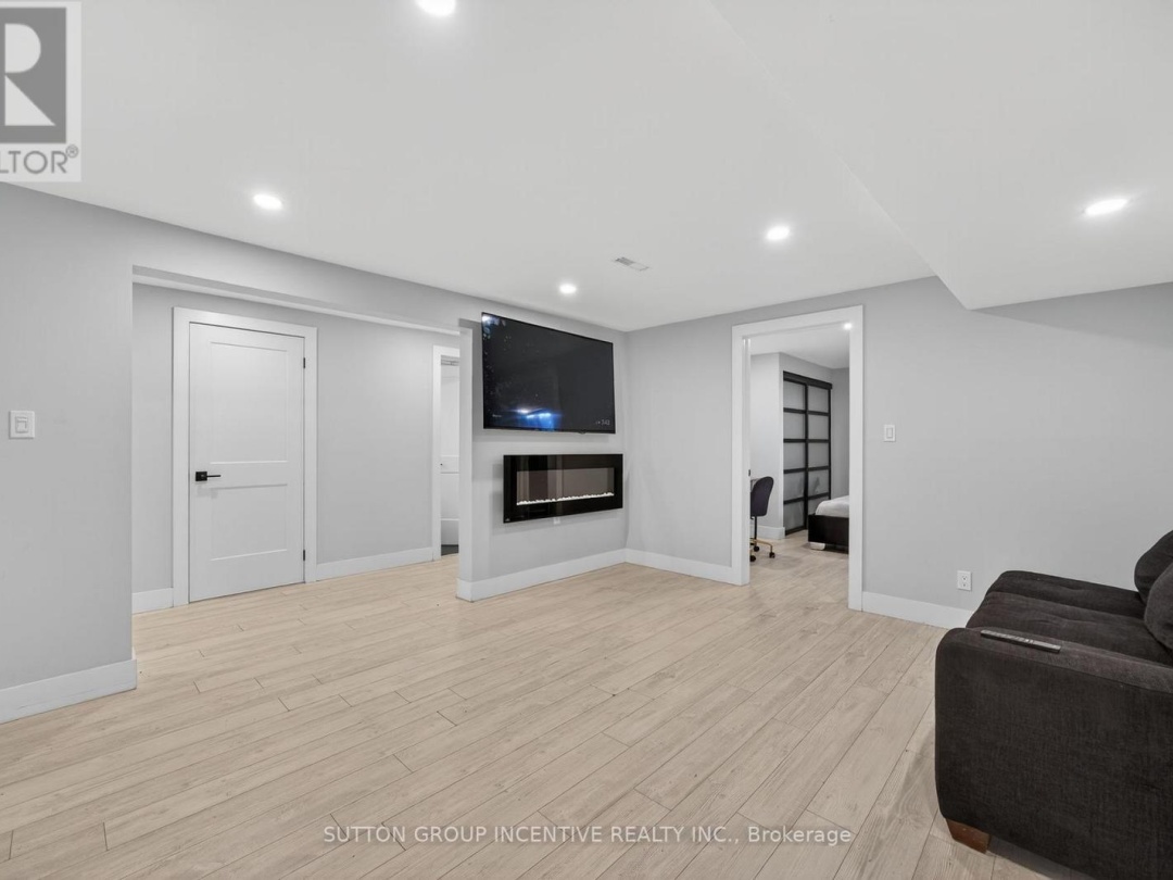 211 MOON POINT DRIVE, Lake Simcoe