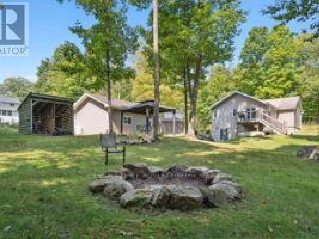 1024 Dennison Road, Minden Hills