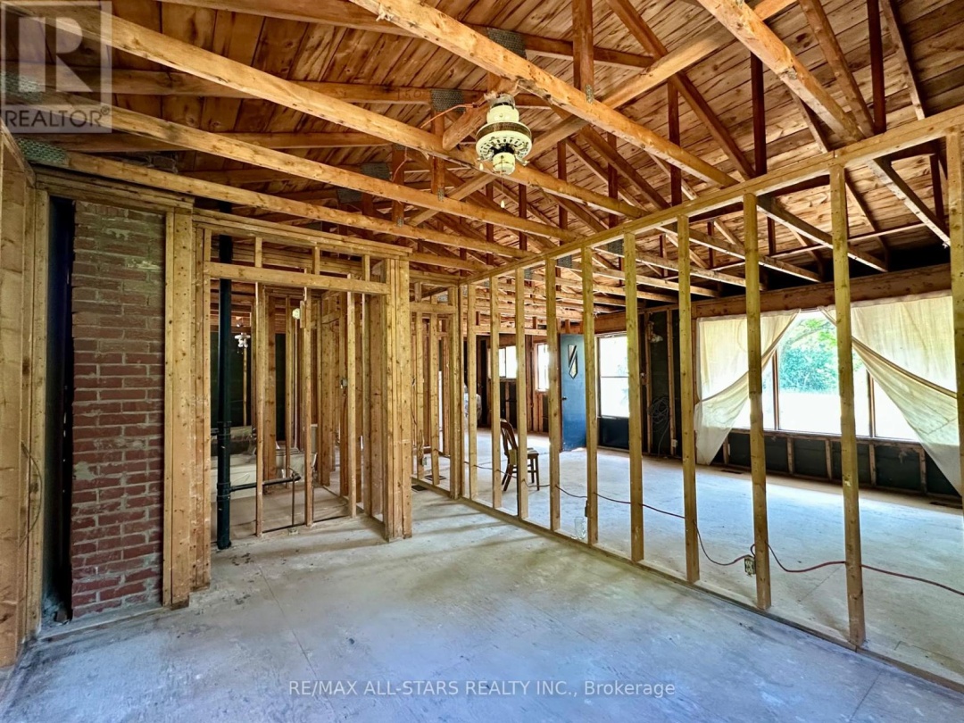 273 COUNTY RD 30, 
