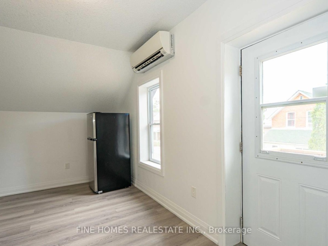 119 ALBERT STREET S, 