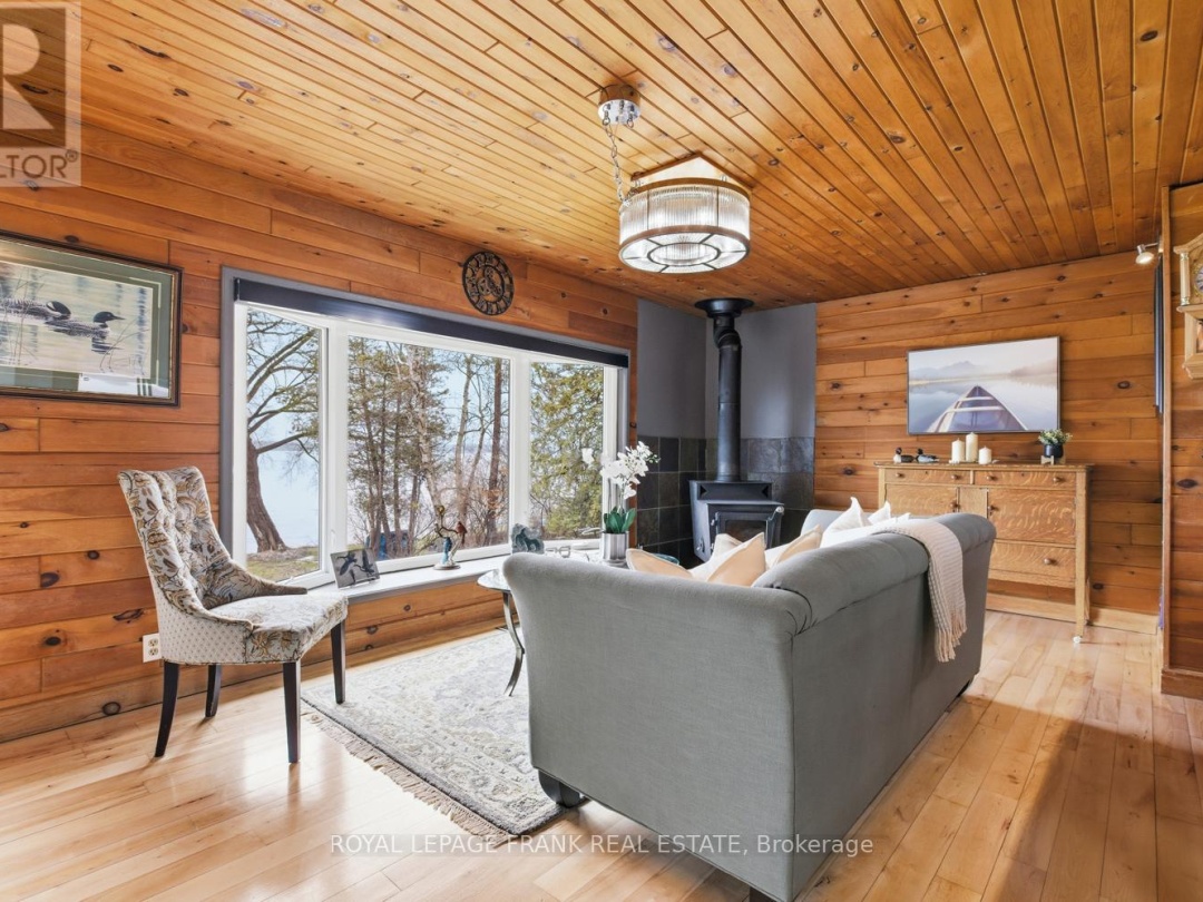 111 BALL POINT ROAD, Lake Scugog