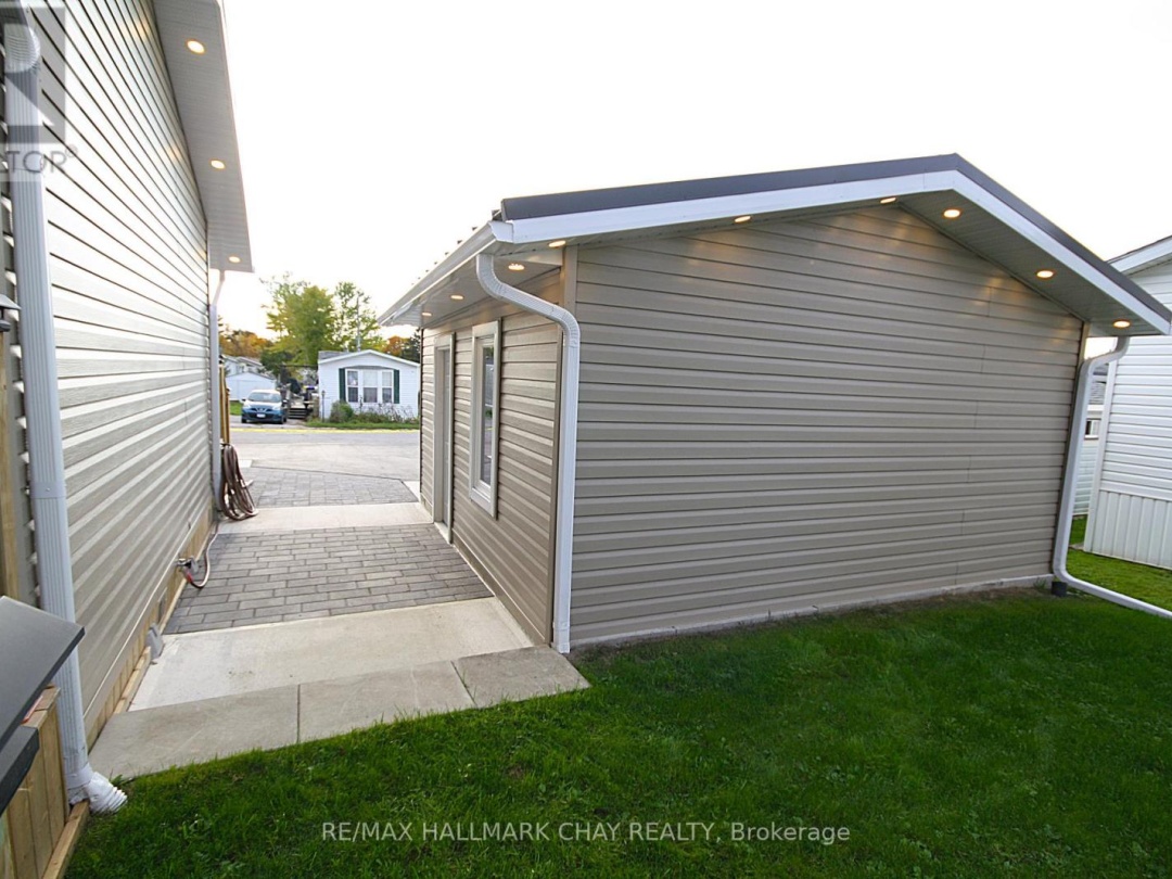 4064 ASH CRESCENT, Severn