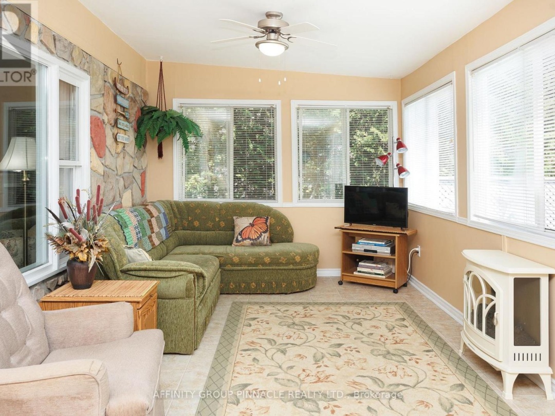 11 LAKEVIEW CRESCENT, 