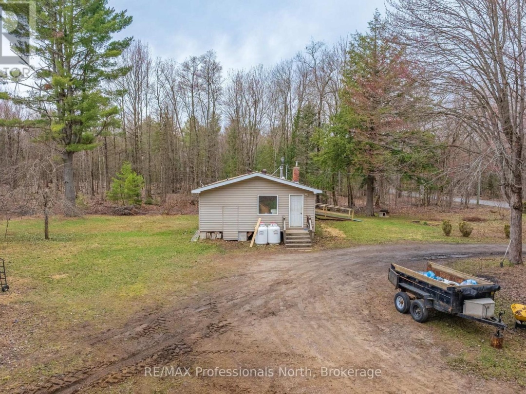 1056 KIRK LINE W, Bracebridge (Macaulay)