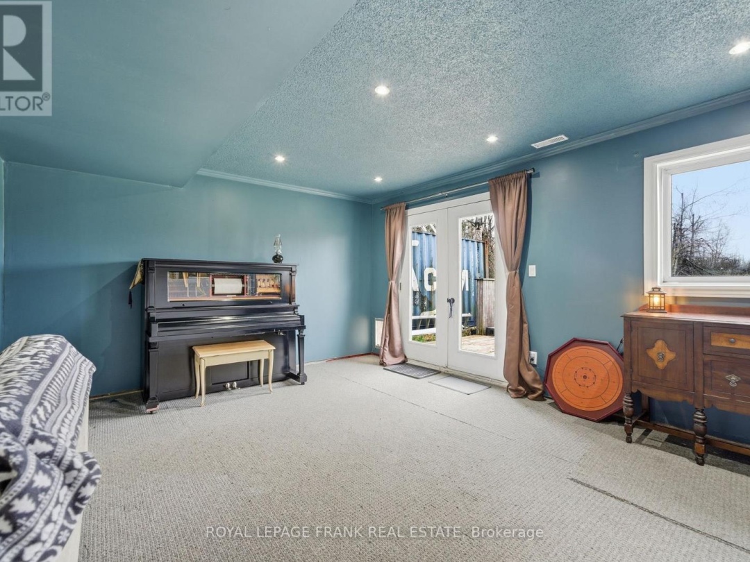 879 LINDEN VALLEY ROAD, Kawartha Lakes (Mariposa)