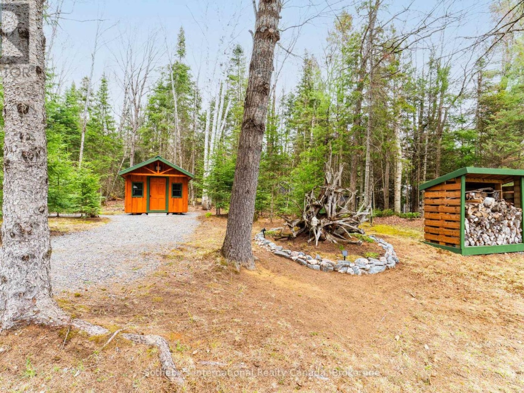 1041 CROCKFORD LANE S, Muskoka River