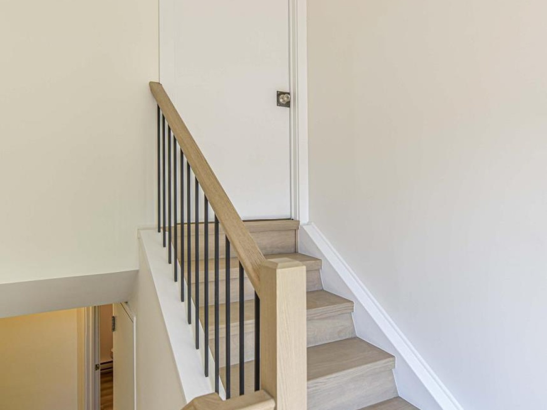 571 HIGH STREET, 