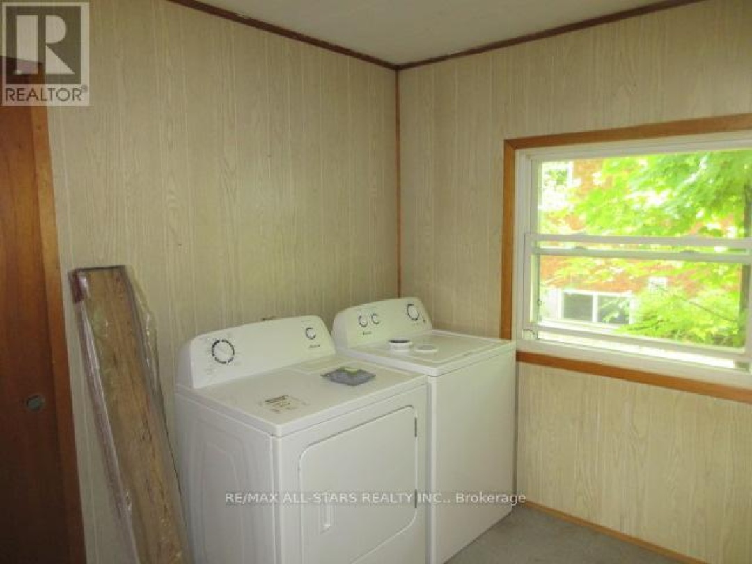 83 KING STREET W, 