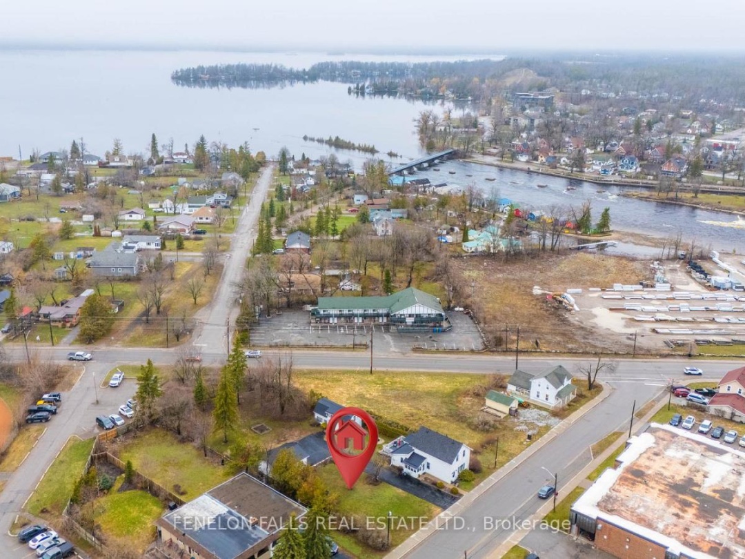 12 NORTH STREET, Kawartha Lakes (Fenelon Falls)