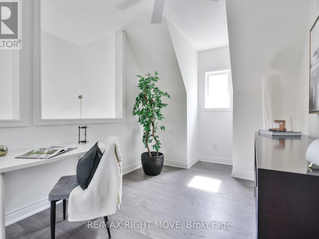 28 - 10 INVERMARA COURT, Lake Simcoe
