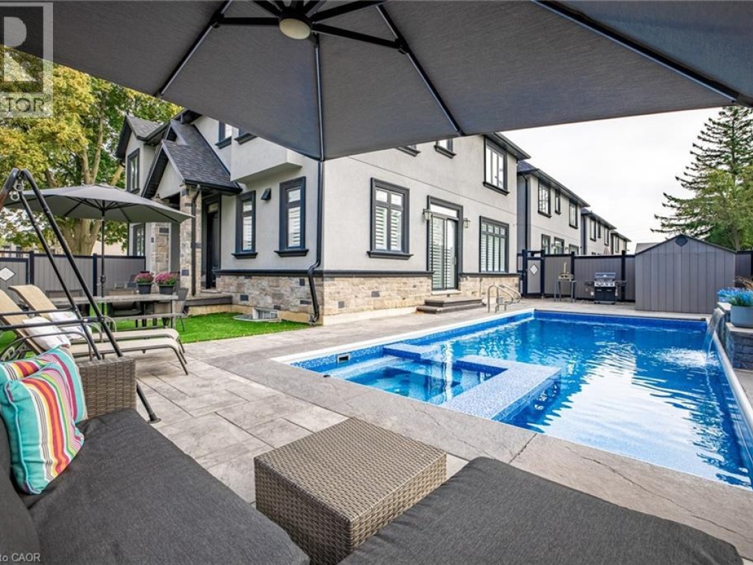 4 LOCKMAN Drive, Ancaster