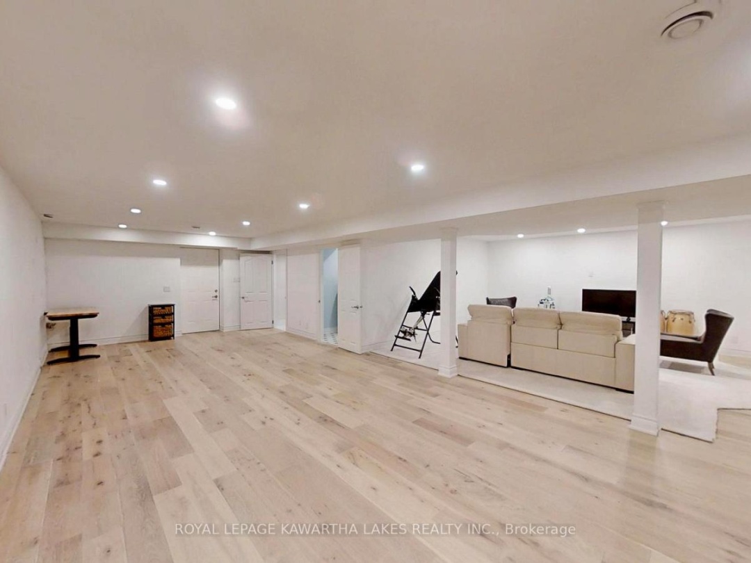427 LINDEN VALLEY ROAD, 