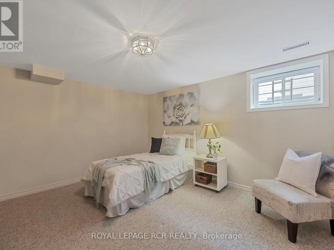 150 HEDGEWOOD LANE, 