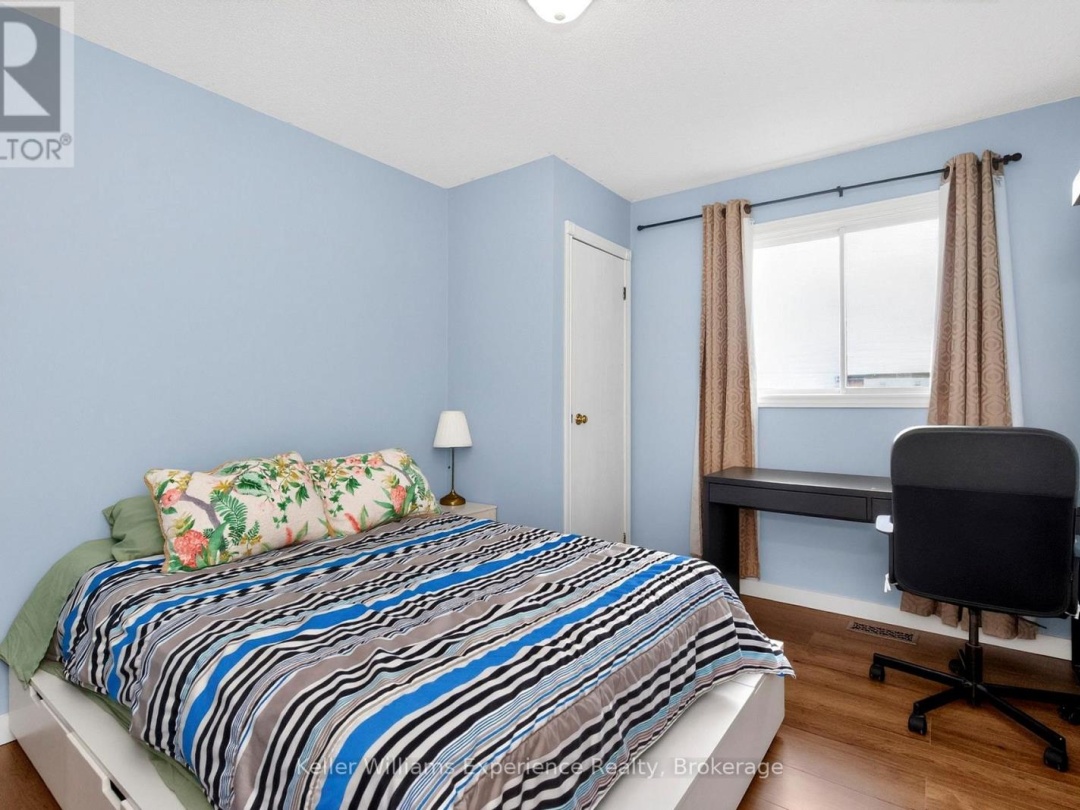 72 BAY STREET, Tay (Victoria Harbour)