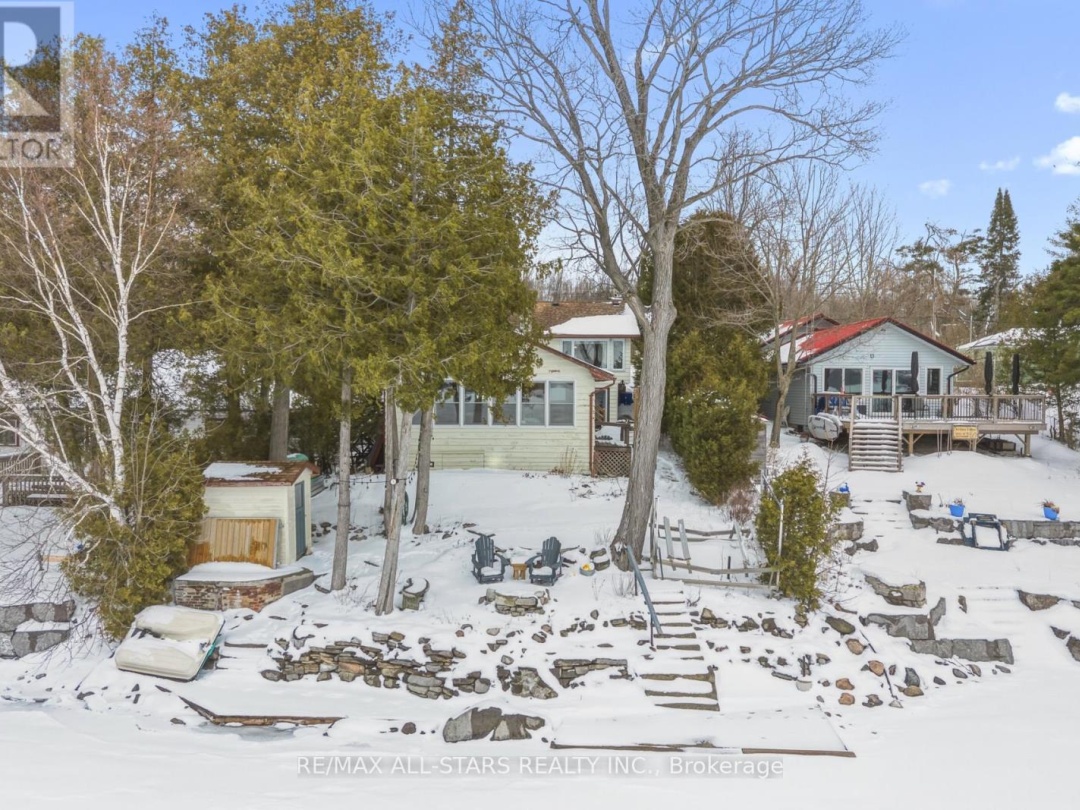 393 HILLSIDE DRIVE, Four Mile Lake