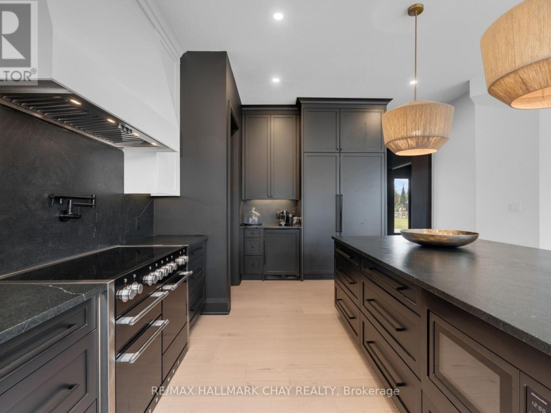 72 GEORGIAN GRANDE DRIVE, 