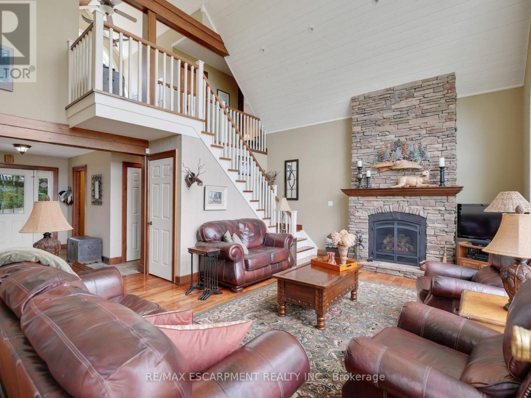 36 MANITOUWABING ESTATES ROAD, Manitouwabing Lake