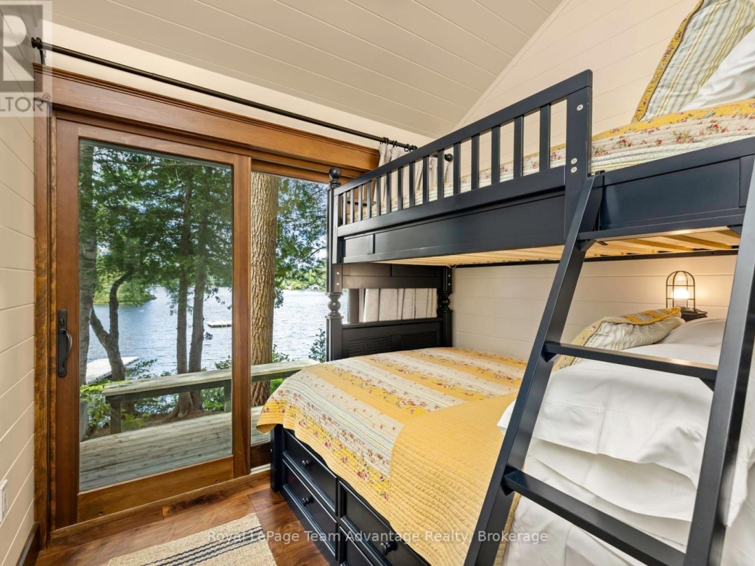 5 FALLINGVIEW TRAIL, 