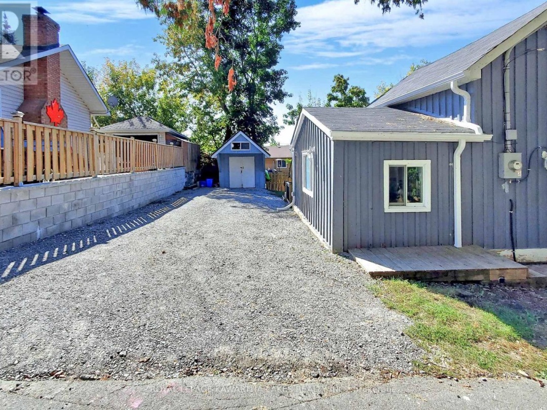 12 BIRCHCLIFF AVENUE, Sturgeon Lake