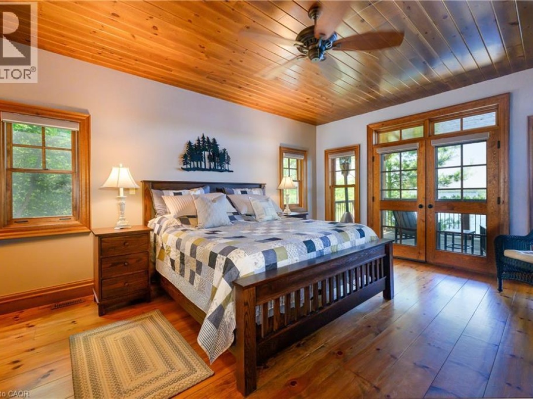 990 HASKETT'S Drive, Six Mile Lake