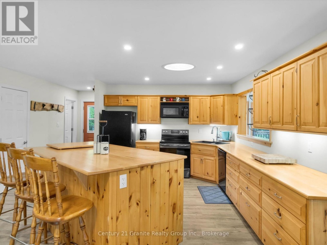 2302 Buckslide Road, Algonquin Highlands (Stanhope)