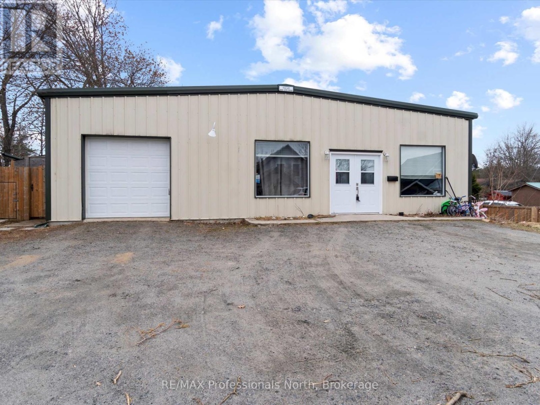 950 MUSKOKA ROAD S, Gravenhurst (Muskoka (S))