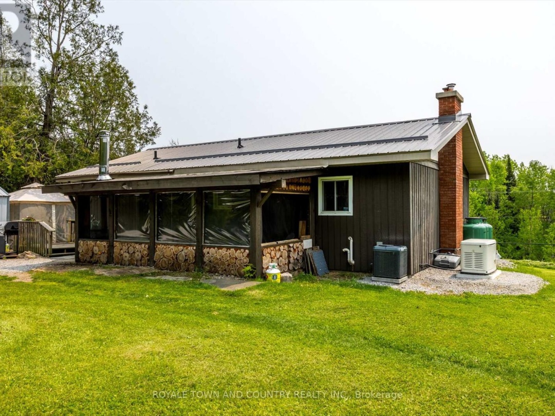 1042 TWEED DRIVE, Highlands East (Glamorgan)