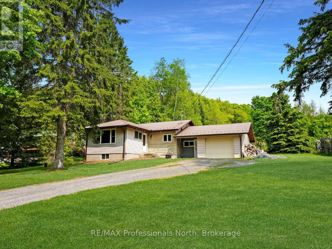 2473 North Shore Road, Algonquin Highlands (Stanhope)