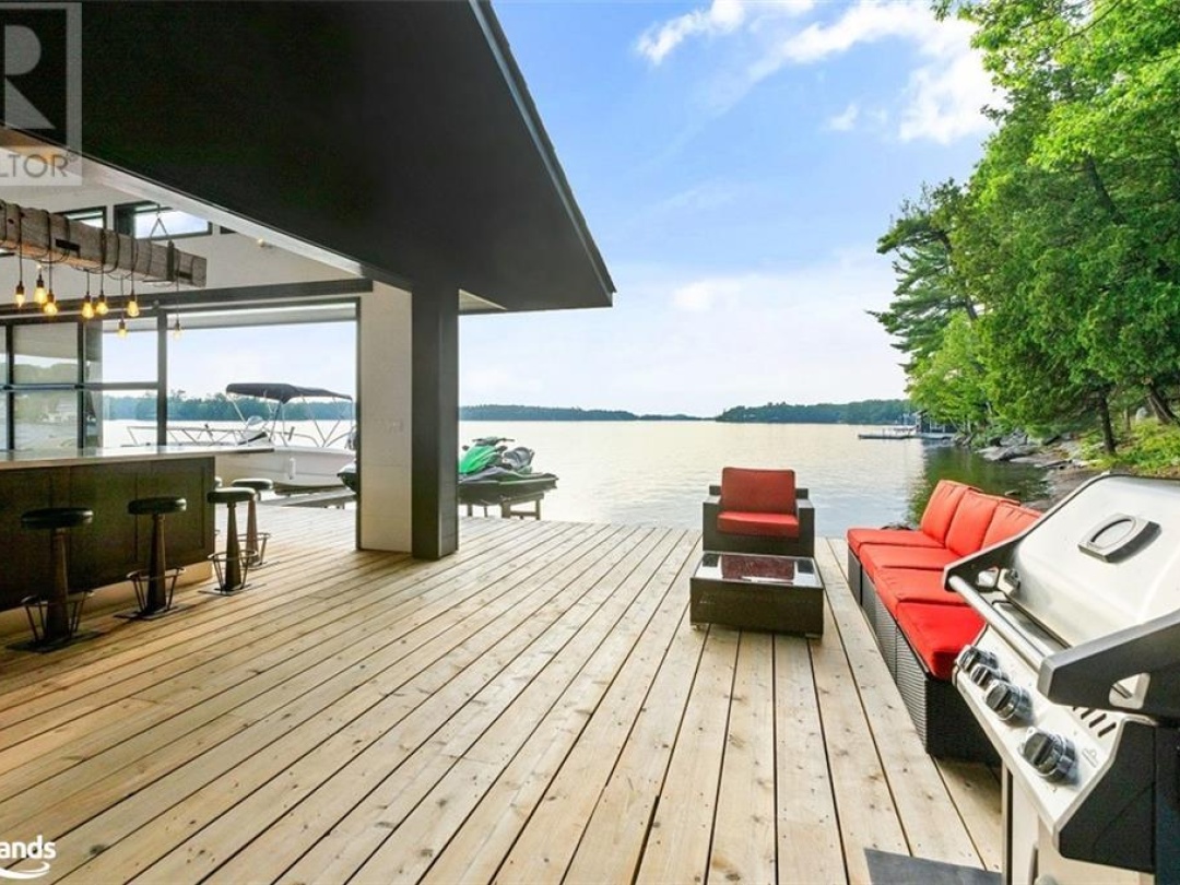 1737 Peninsula Road, Lake Joseph