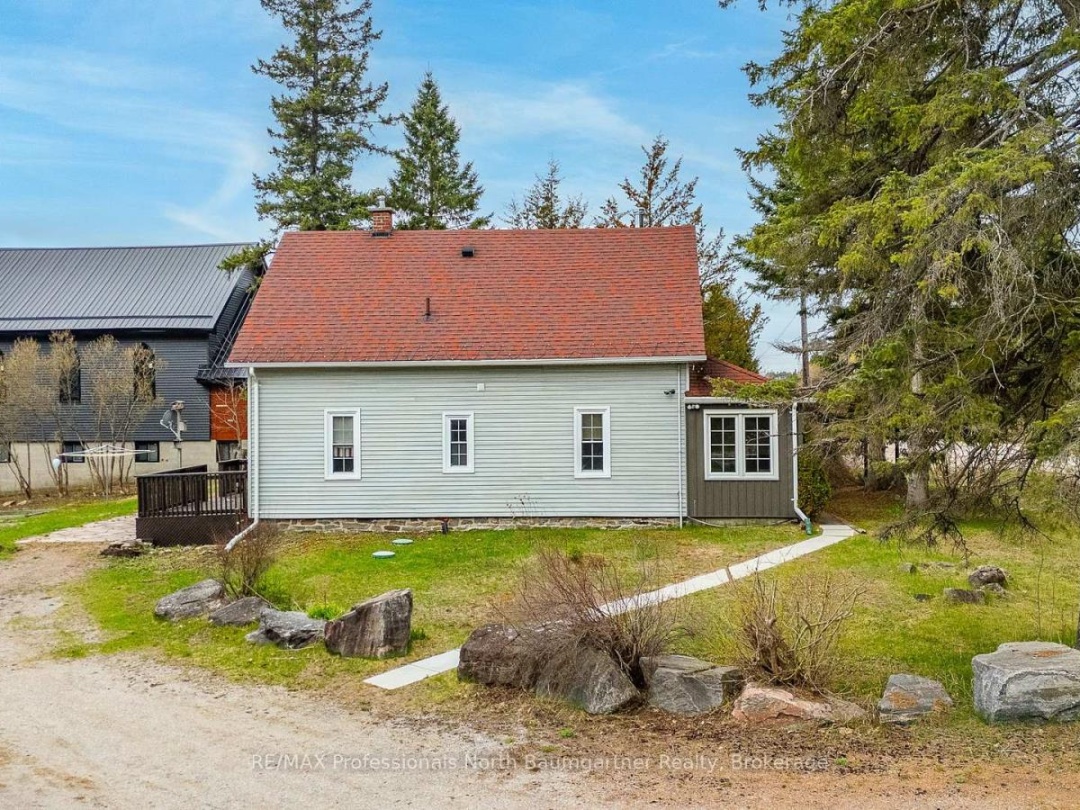10752 COUNTY ROAD 503, Highlands East (Glamorgan)