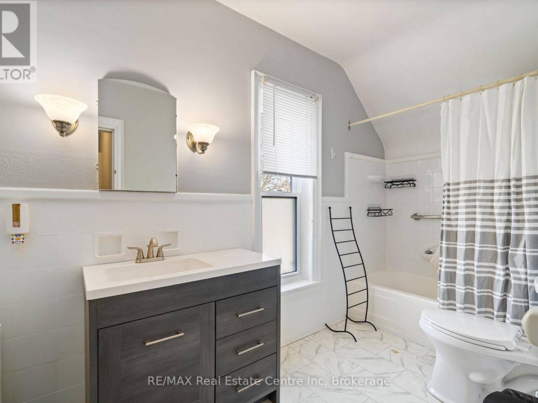 24 LINDSAY STREET, Kawartha Lakes (Fenelon Falls)