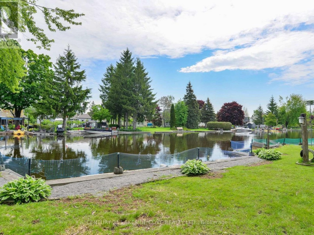 9 PINETREE COURT, Lake Simcoe