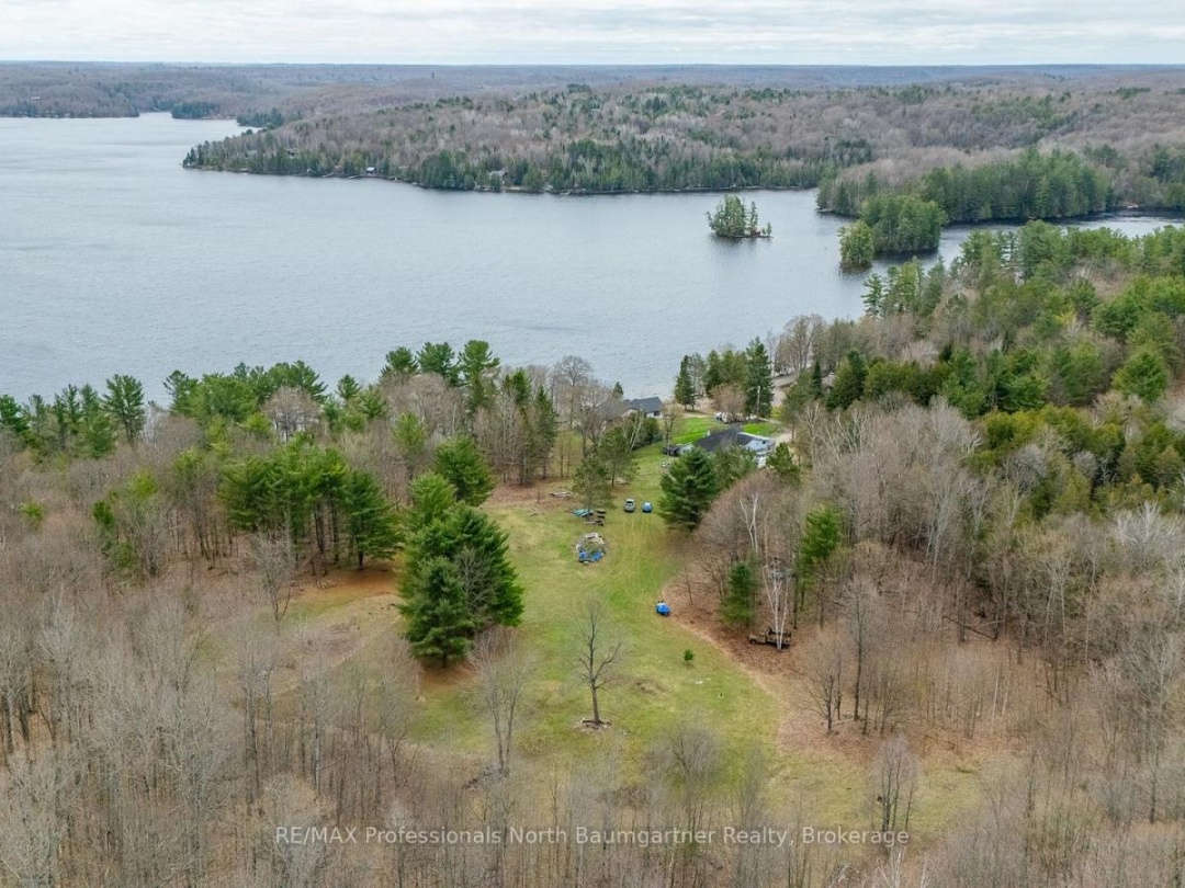 1093 REYNOLDS ROAD, Horseshoe Lake