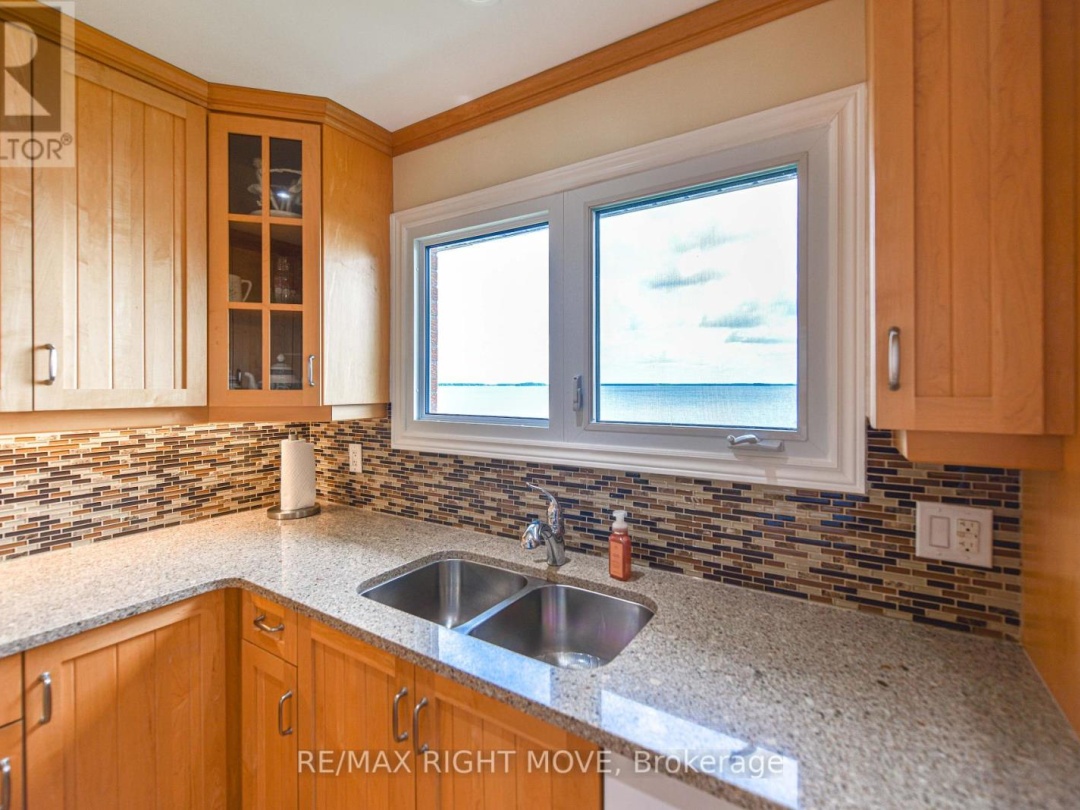 905 WOODLAND DRIVE, 