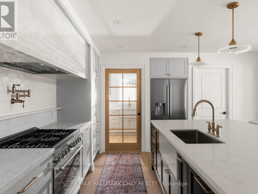 930 MARSHALL ROAD, Tiny