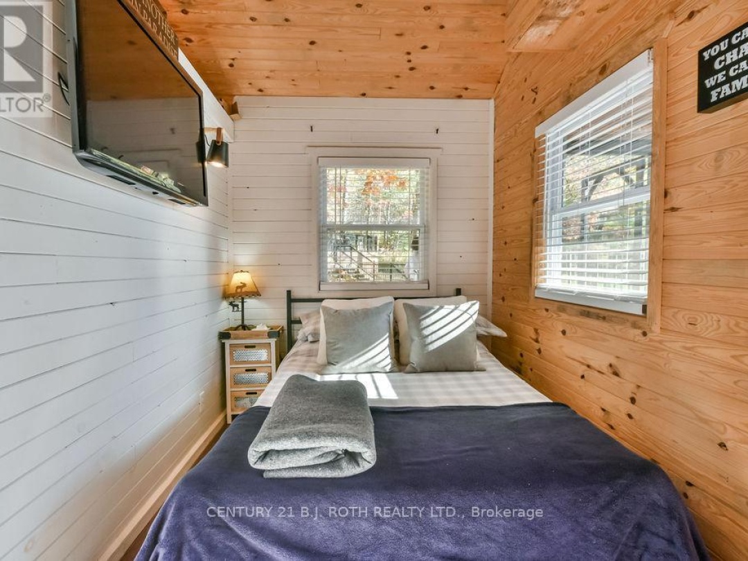 27 SR406 SHORE, Muskoka Lakes (Wood (Muskoka Lakes))