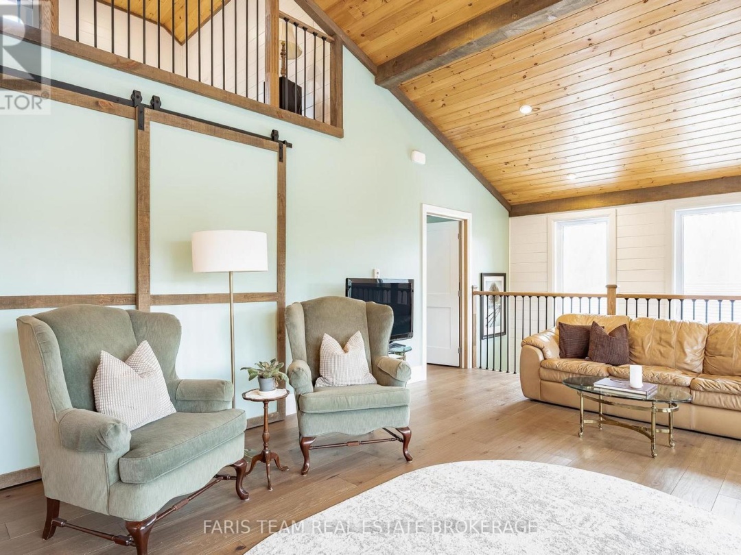 1520 ROSEMOUNT ROAD, Tay