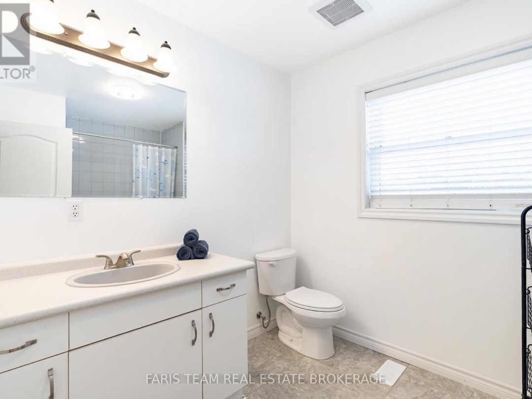 2104 NEWTON STREET, Tay