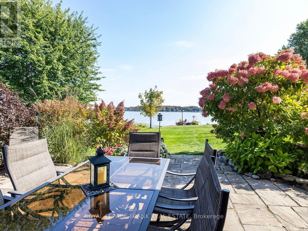 24 GILSON POINT PLACE, 