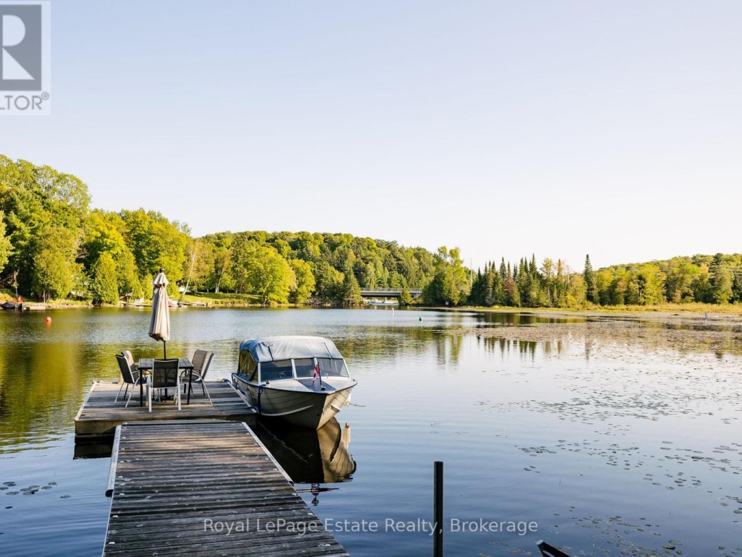 1157 BETWEEN LAKES TRAIL, 