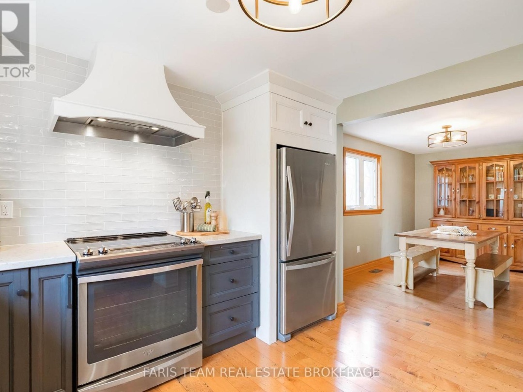 46 HURONWOODS DRIVE, Oro-Medonte (Sugarbush)