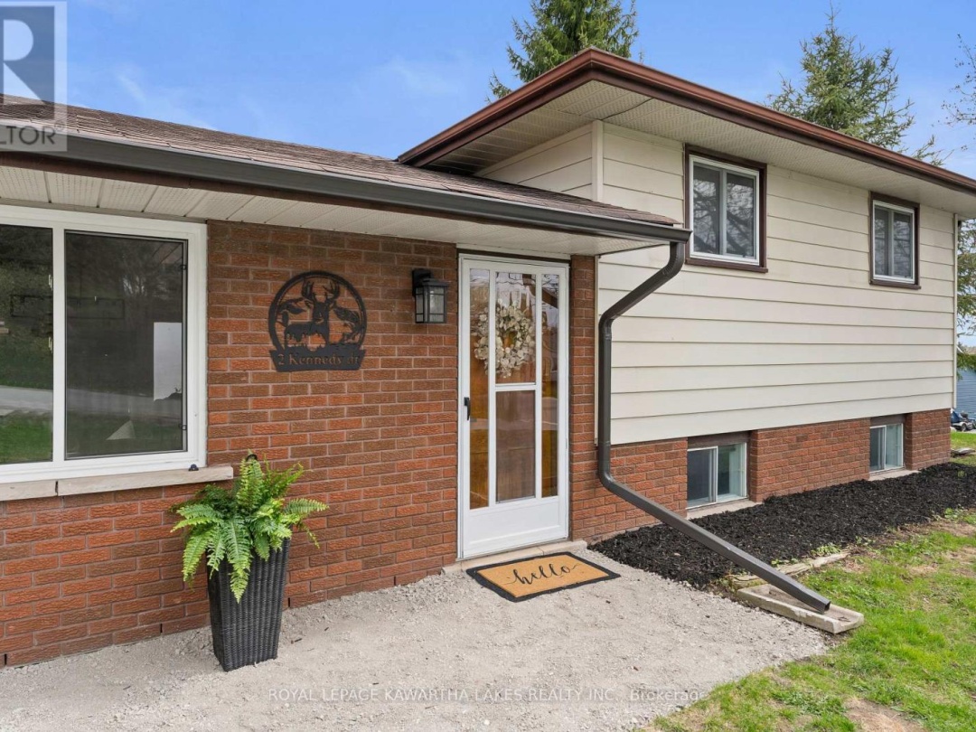 2 KENNEDY DRIVE, Kawartha Lakes (Fenelon Falls)