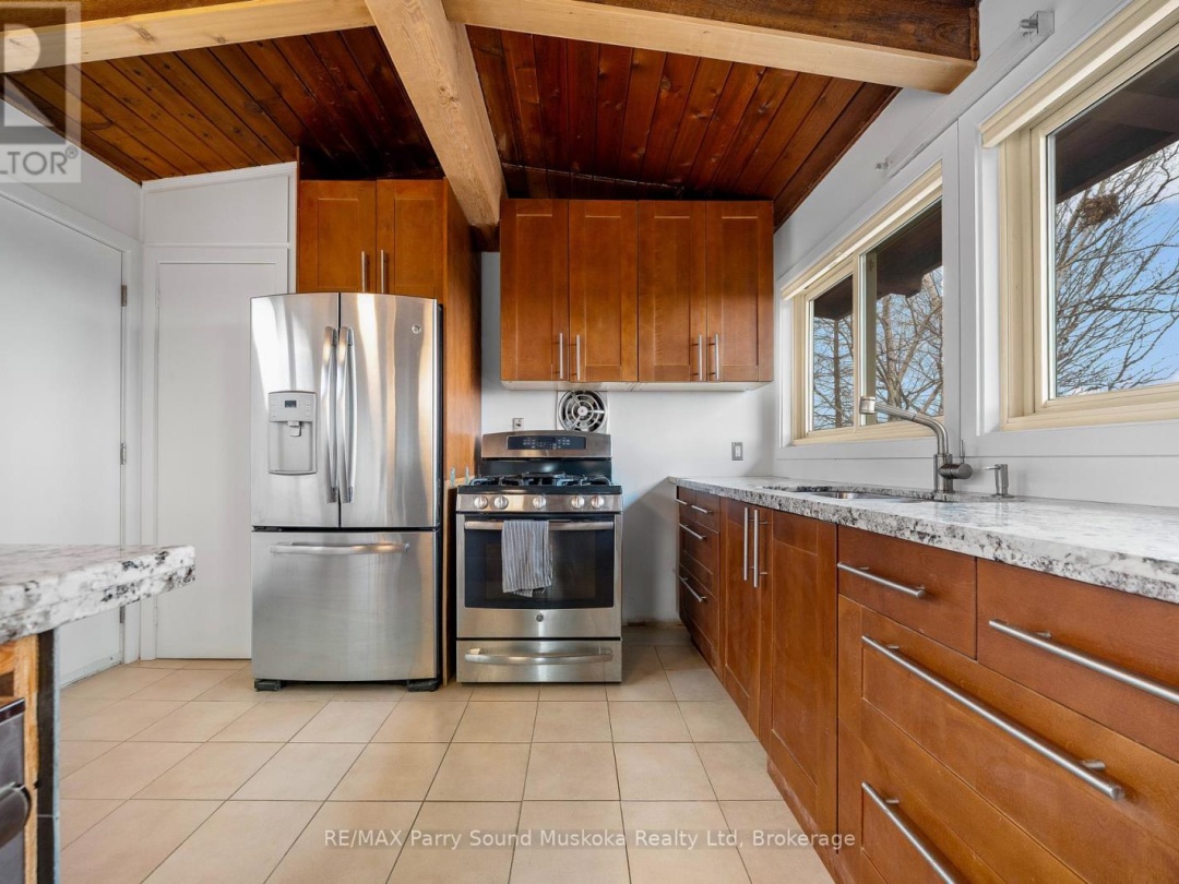 8 SUNSET AVENUE, Georgian Bay